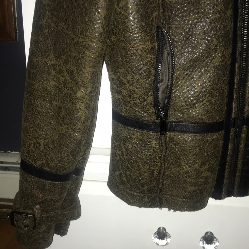 Leather jacket - Picture 3 of 3